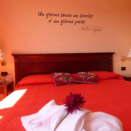 Hotel Fidenza Otel
