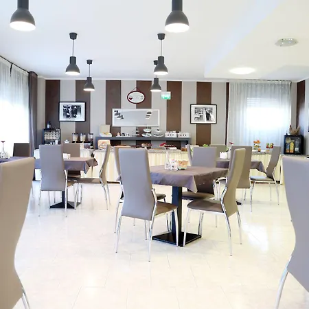 Hotel Fidenza Otel Fidenza